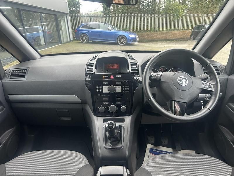 Used Vauxhall Zafira 125 HP (91 kW) 2014 Red MPV