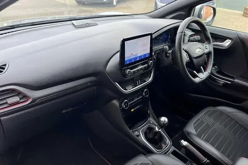 Używany Ford Puma ST-Line X 155 KM (114 kW) 2023 Srebrny SUV