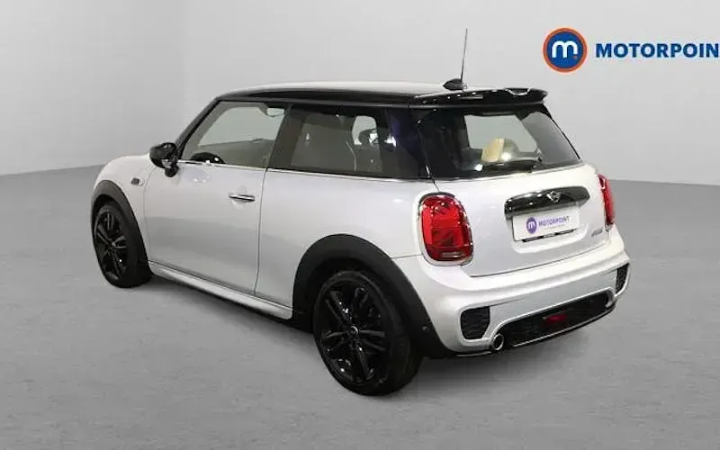 Used Mini Cooper Hatch 136 HP (100 kW) 2021 Hatchback