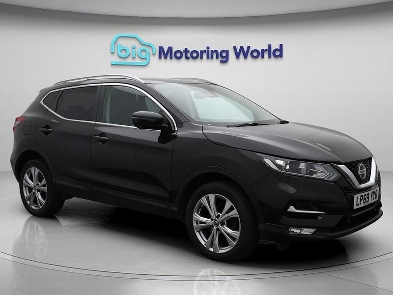 Black Used 2020 Nissan Qashqai N-Connecta SUV | £11,000 (Good price) - Image 1/4