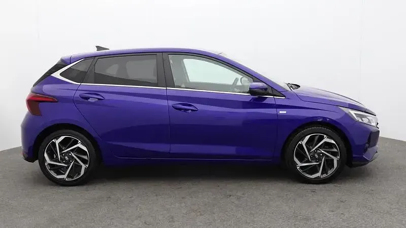 Used Hyundai i20 Premium 100 HP (73 kW) 2023 Blue Hatchback