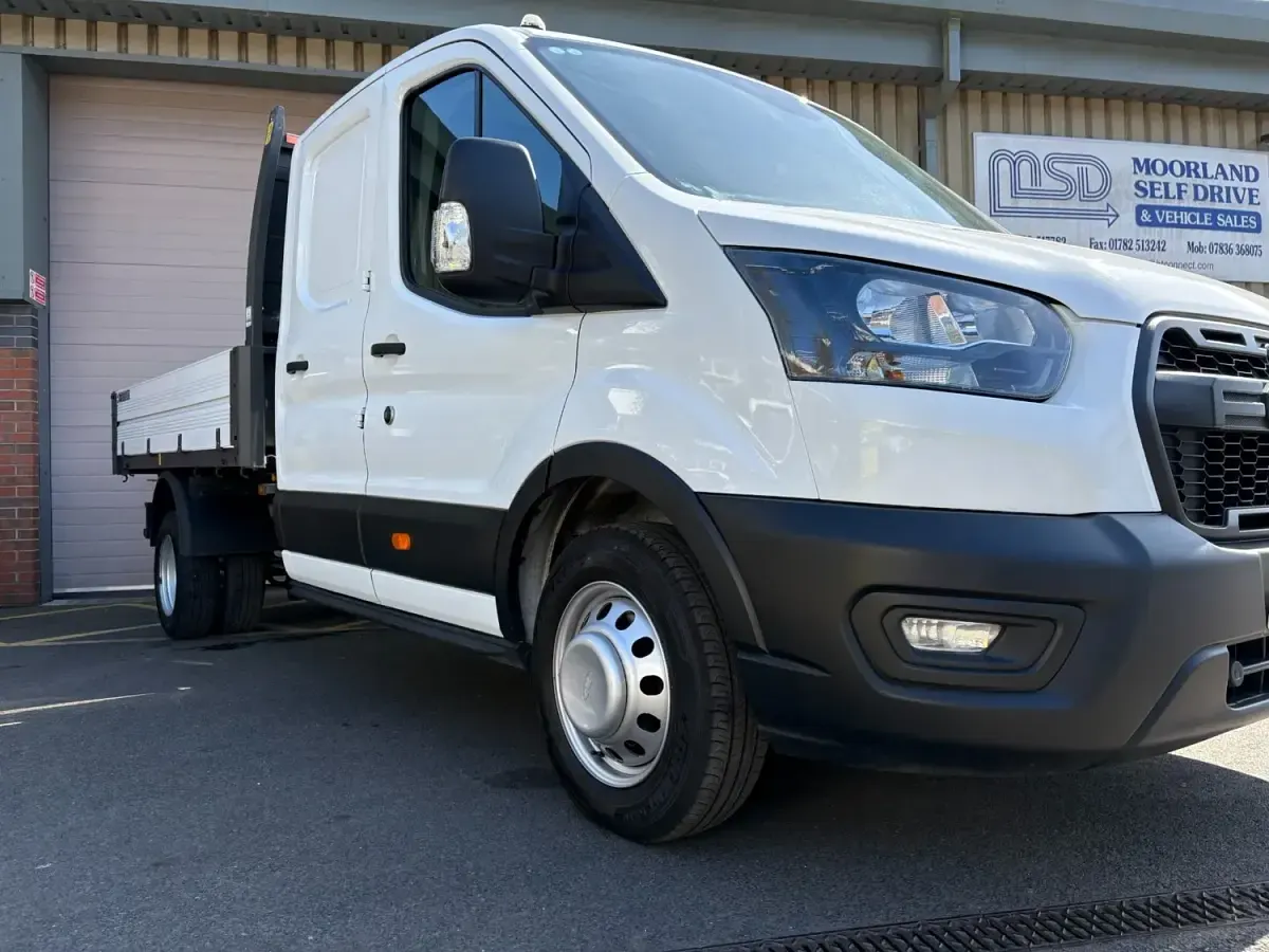 Begagnad Ford Transit 130 HK (95 kW) 2022 Vit Cab