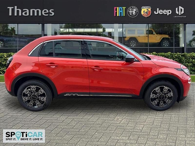 New Fiat 600 S 99 HP (72 kW) 2025 Orange SUV