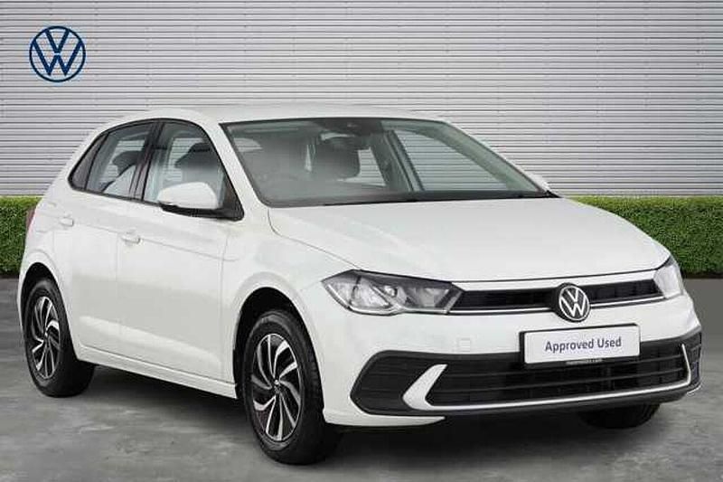 Used VW Polo Life 80 HP (58 kW) 2024 White Hatchback