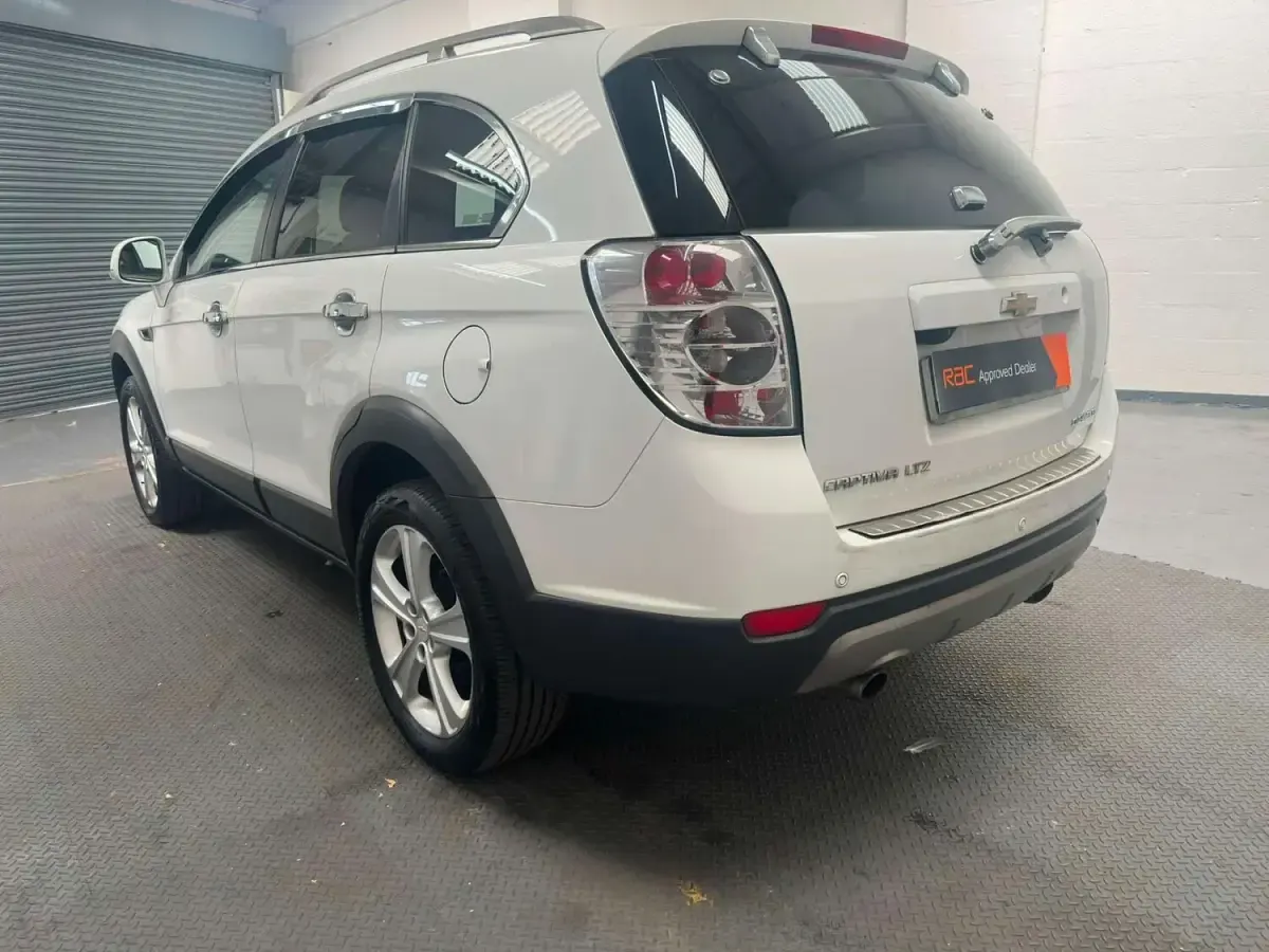 Used Chevrolet Captiva LTZ 184 HP (135 kW) 2012 White SUV
