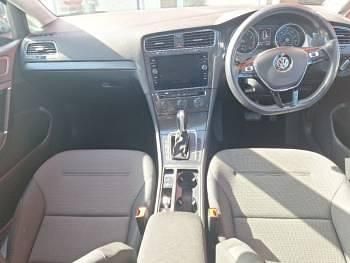 Used VW Golf VII SE 130 HP (95 kW) 2018 Blue Hatchback