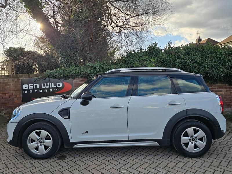Used Mini Cooper D 2018 White Hatchback