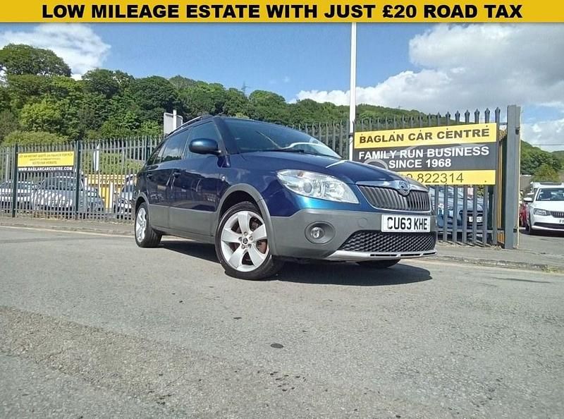 Blue Used 2013 Skoda Fabia Estate | £5,795 (Fair price) - Image 1/4