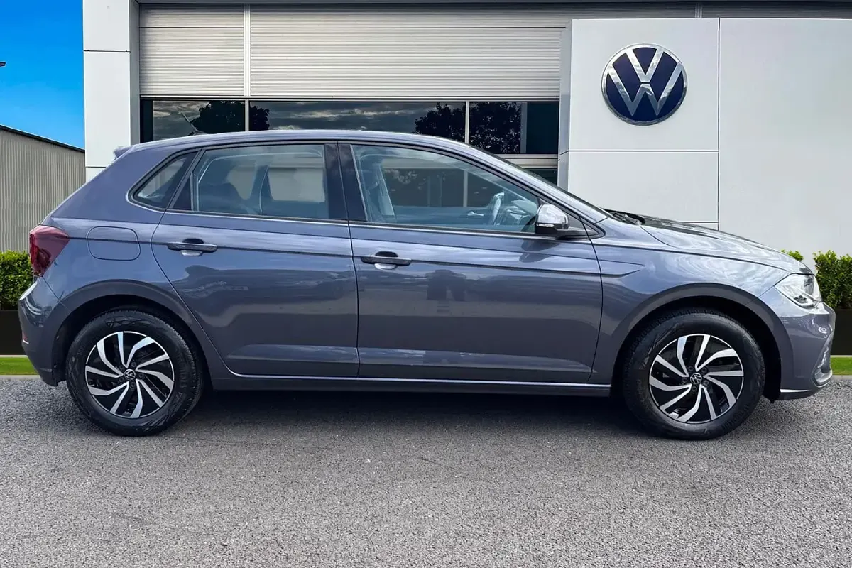 Used VW Polo Life 80 HP (58 kW) 2023 Grey Hatchback