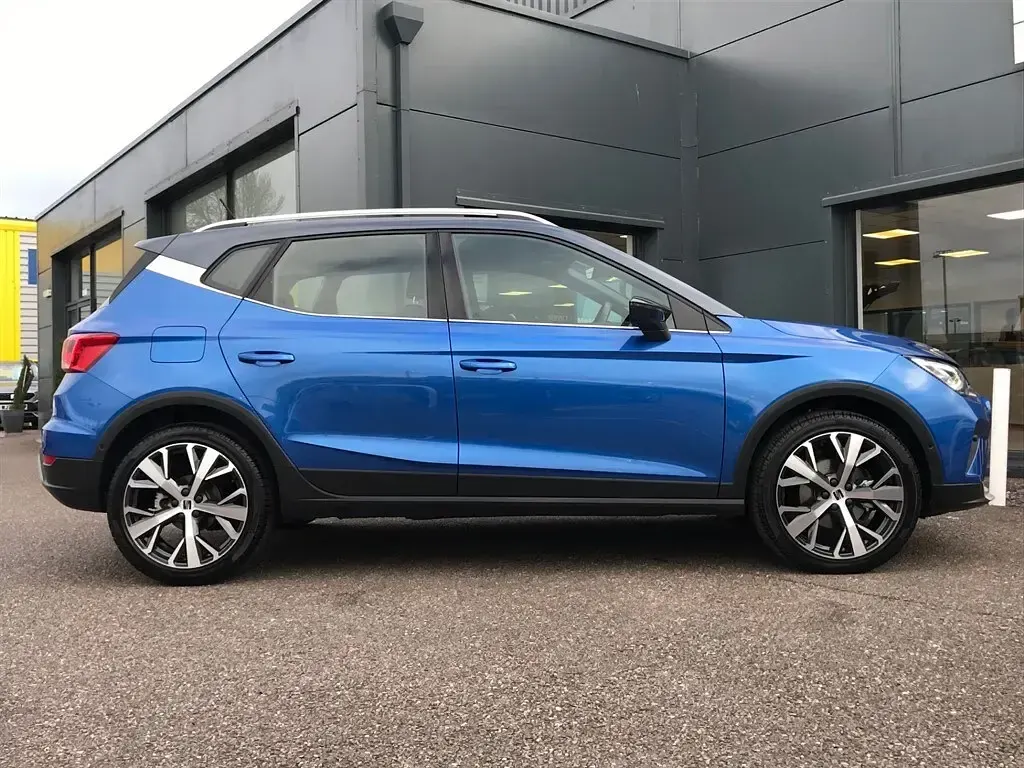 Used Seat Arona Xperience Lux 115 HP (84 kW) 2024 Blue SUV