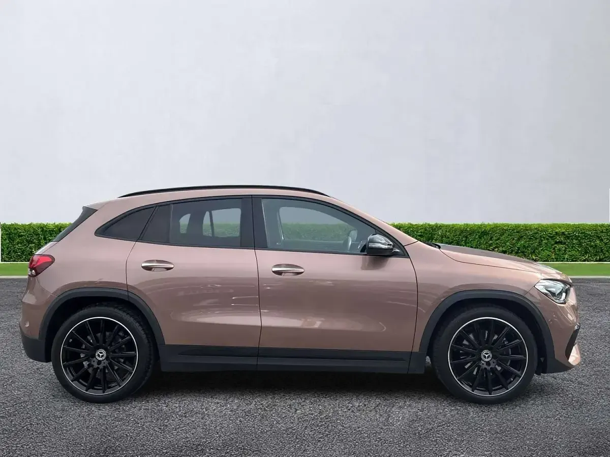 Used Mercedes GLA200 AMG Line Premium Plus 163 HP (119 kW) 2023 Gold SUV