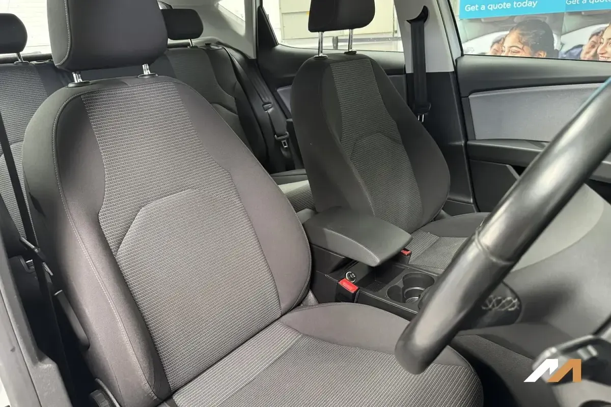Used Seat Leon SE 130 HP (95 kW) 2019 White Hatchback