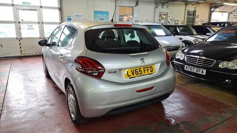 Used Peugeot 208 Access 68 HP (50 kW) 2015 Silver Hatchback
