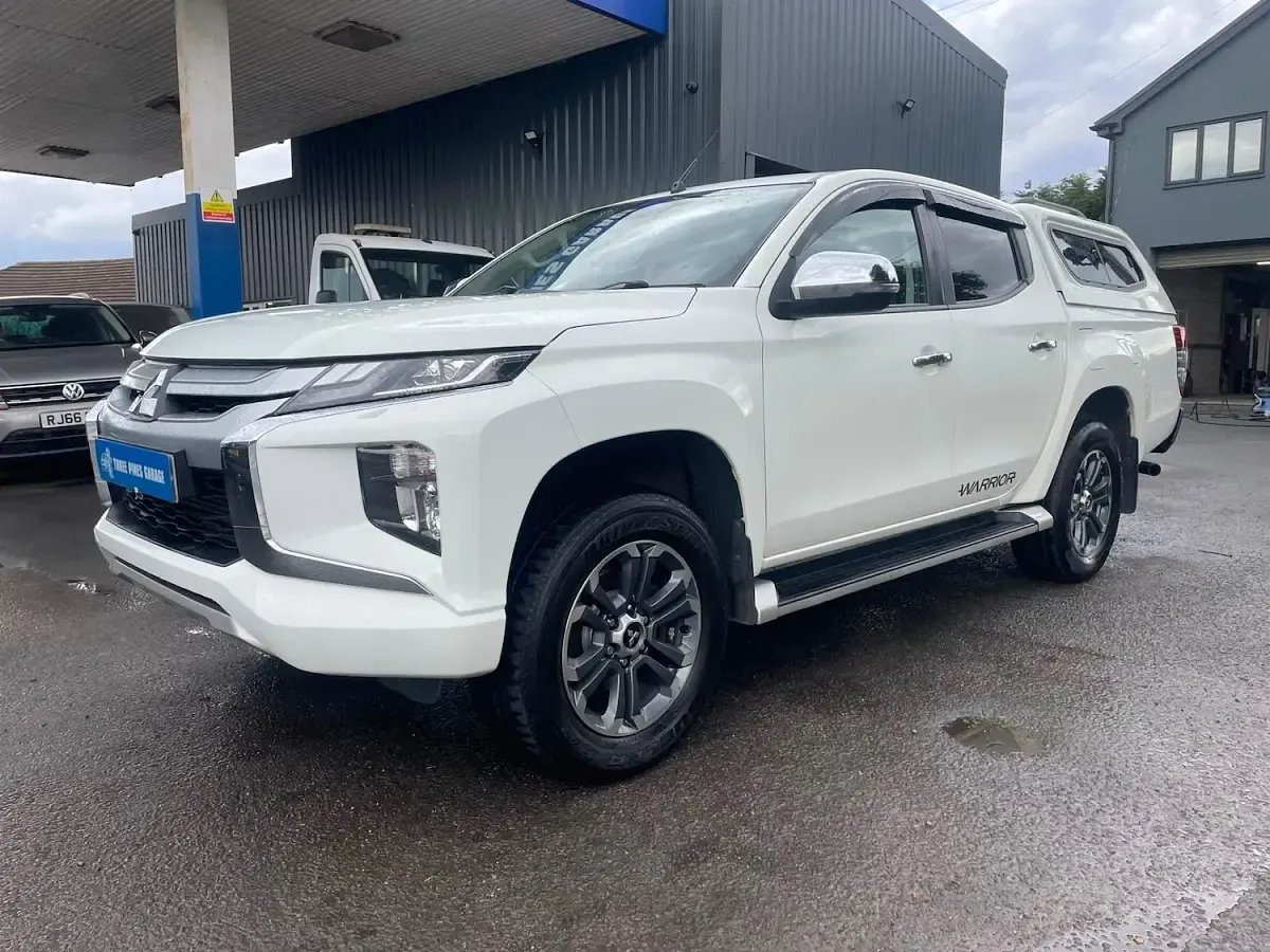 Used Mitsubishi L200 Warrior 150 HP (110 kW) 2019 White Pickup