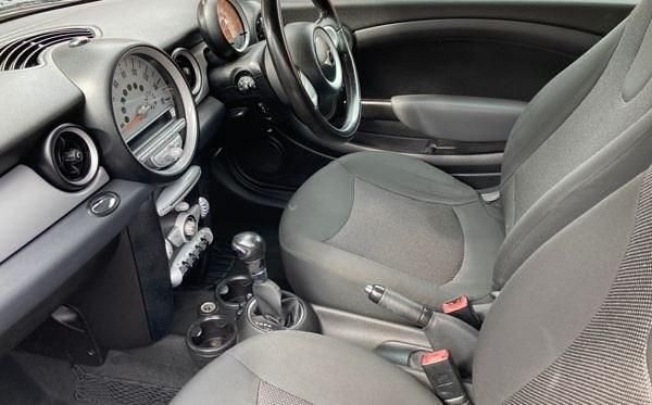 Begagnad Mini ONE Hatch 2007 Vit Halvkombi