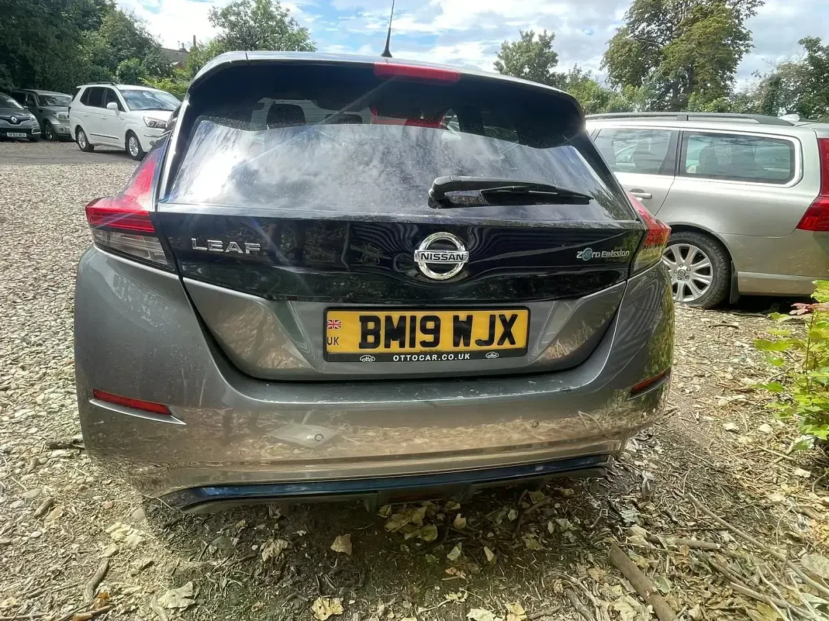 Used Nissan Leaf N-Connecta 110 kW (150 HP) 2019 Grey Hatchback