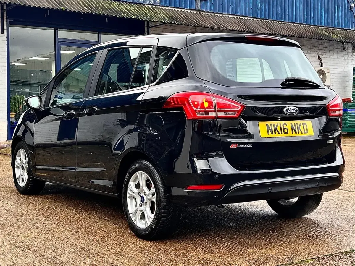 Usado Ford B-MAX Zetec 2016 Preto Monovolume
