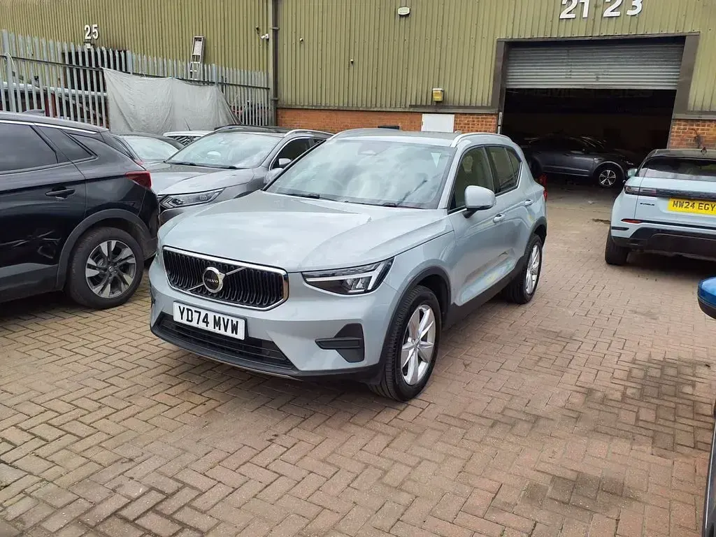 Used Volvo XC40 Core 163 HP (119 kW) 2024 Grey SUV