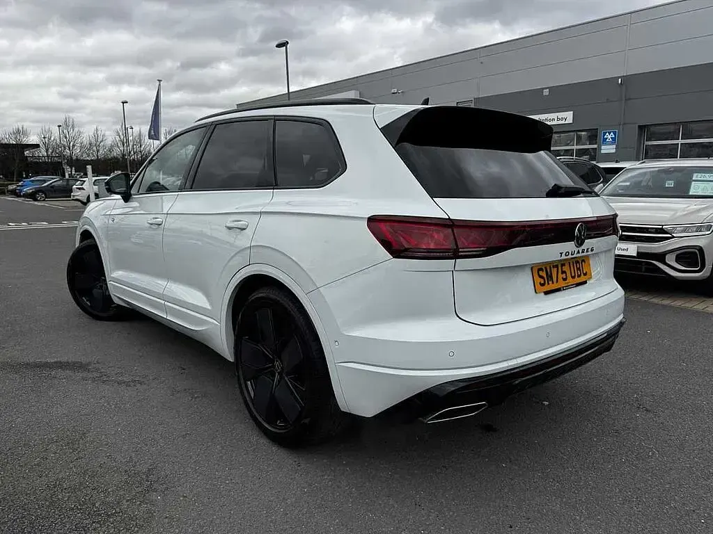 Used VW Touareg Black Edition 286 HP (210 kW) 2026 White SUV