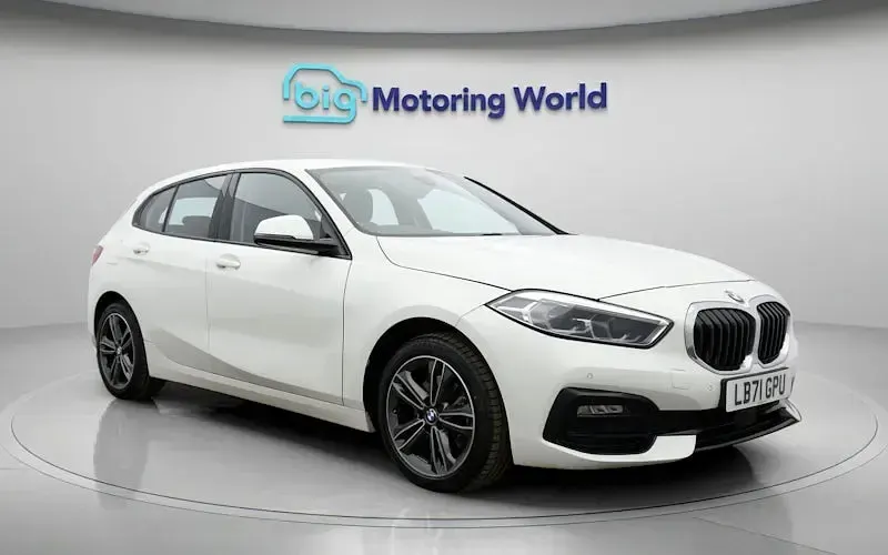 Used BMW 118 Sport Line 136 HP (100 kW) 2021 White Hatchback