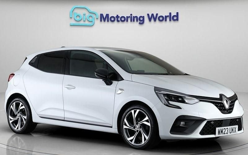 Used Renault Clio V RS Line 90 HP (66 kW) 2023 White Hatchback