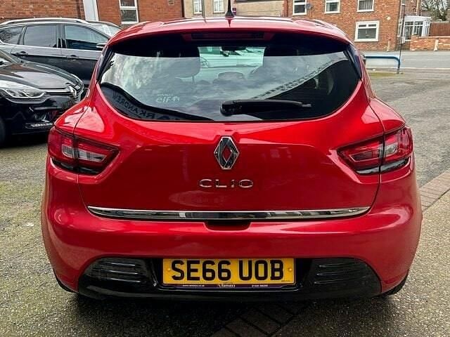 Used Renault Clio IV Dynamique 2017 Red Hatchback