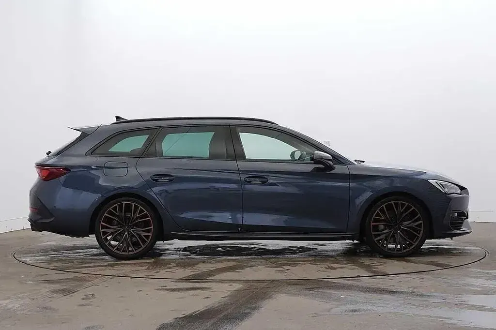 Usado Cupra Leon VZ2 300 CV (220 kW) 2024 Gris Familiar