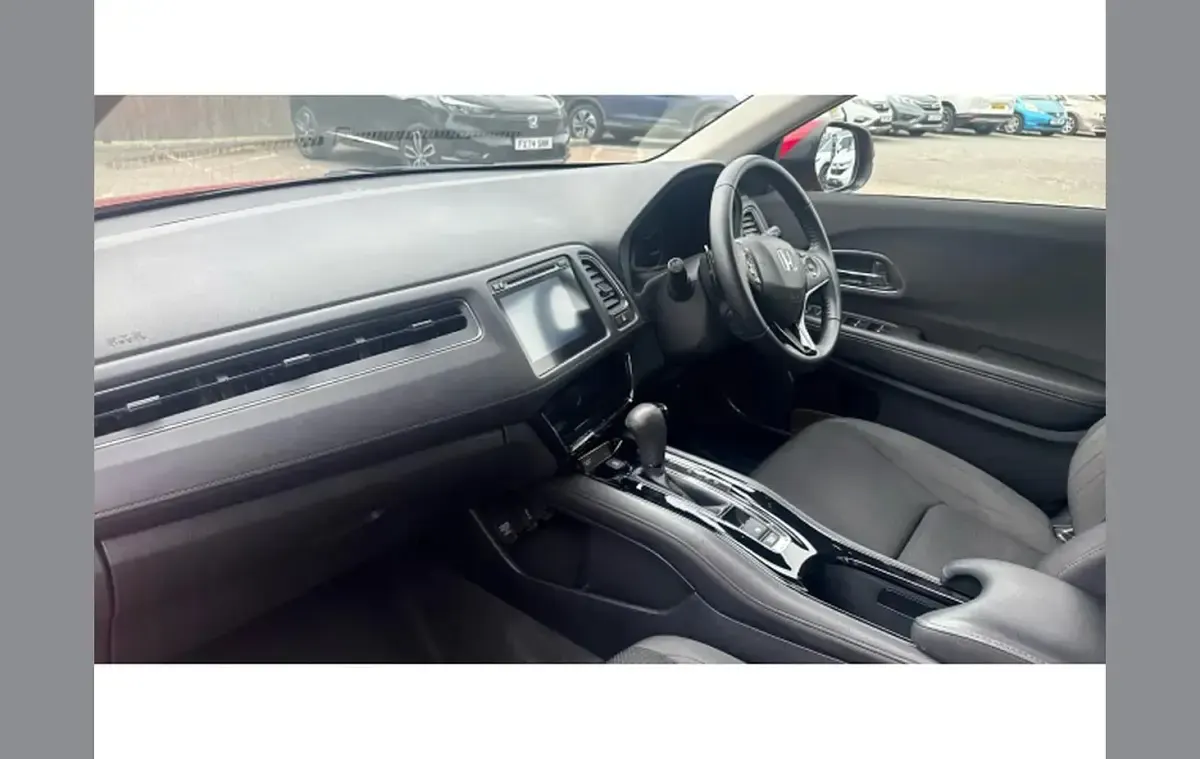 Used Honda HR-V SE 130 HP (95 kW) 2019 Red SUV
