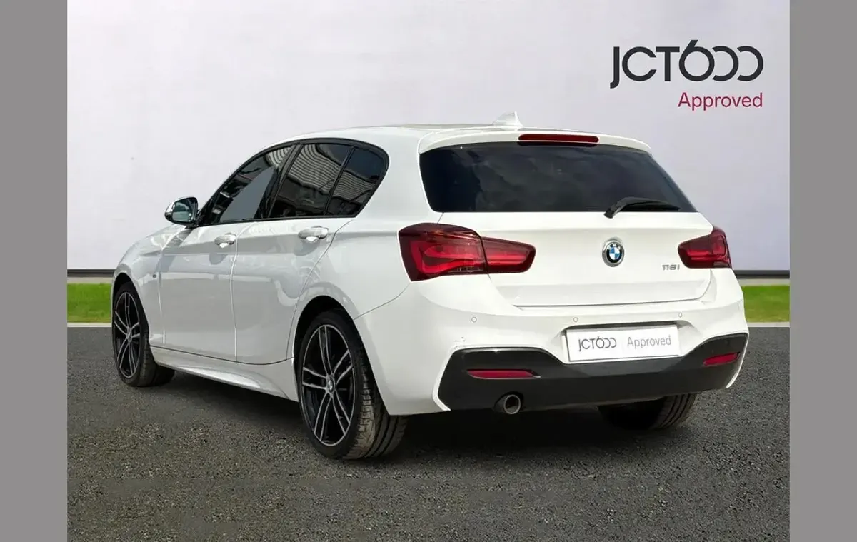 Used BMW 118 M Sport 134 HP (98 kW) 2019 White Hatchback