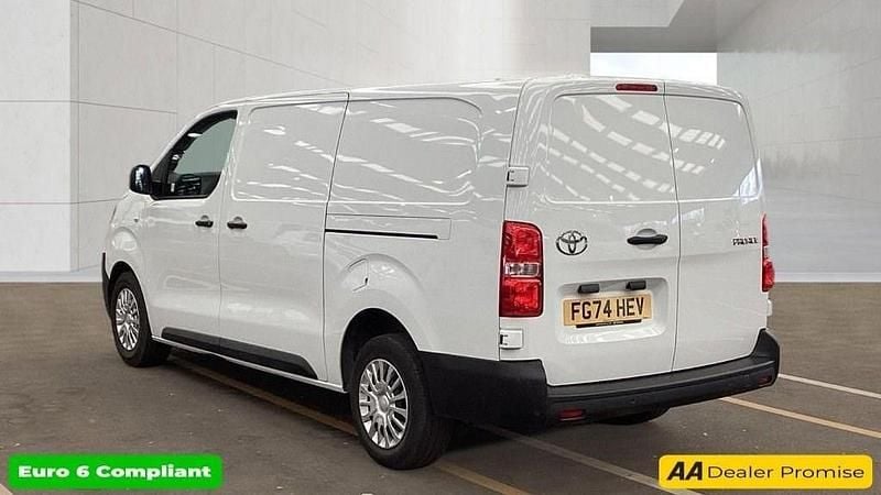 Used Toyota Proace 145 HP (106 kW) 2024 White MPV