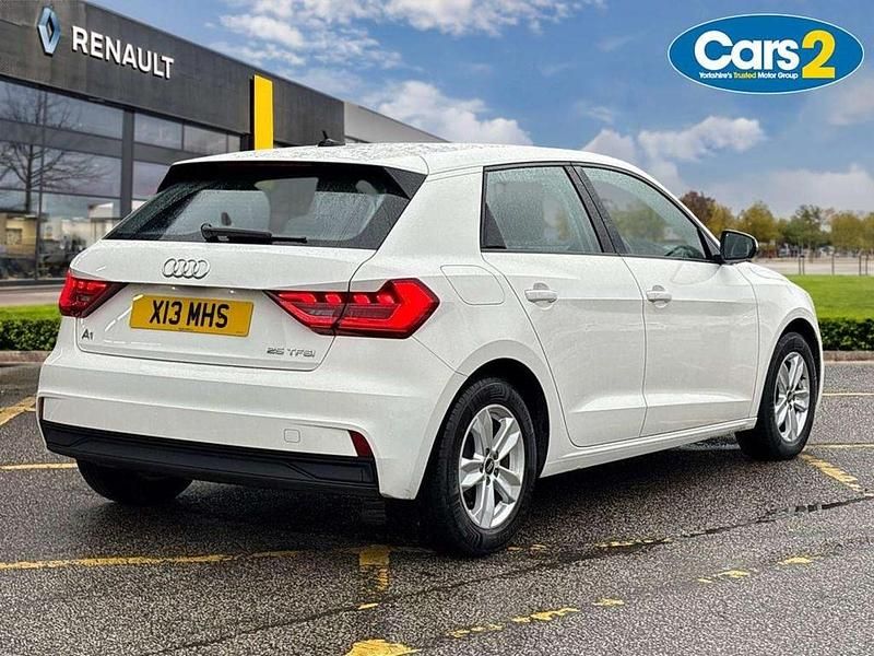 Begagnad Audi A1 Design 94 HK (69 kW) 2022 Vit SUV
