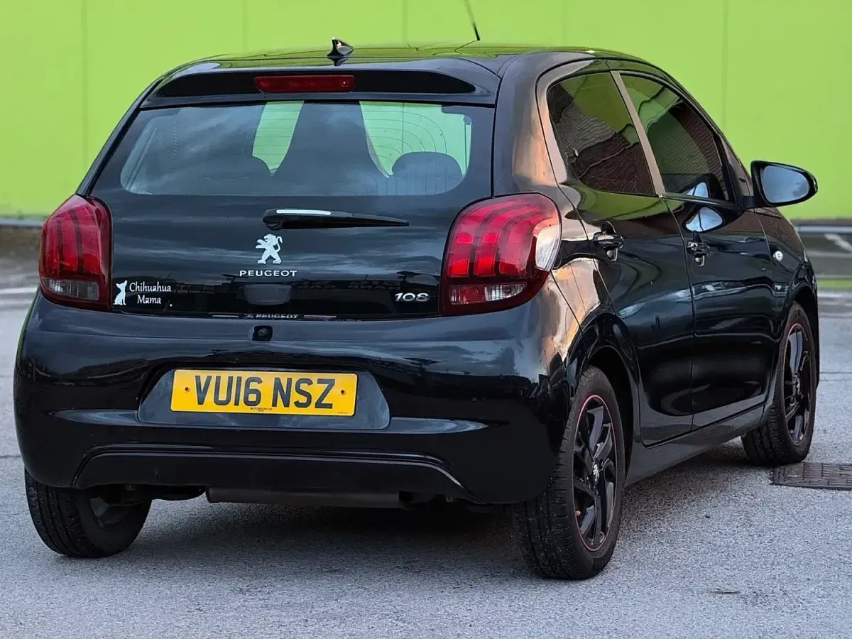Usado Peugeot 108 Active 2016 Negro Utilitario