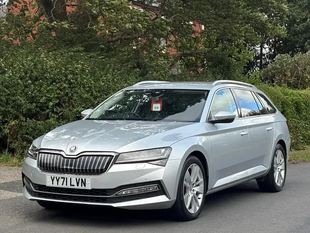 Used Skoda Superb SE L 218 HP (160 kW) 2021 Silver Estate
