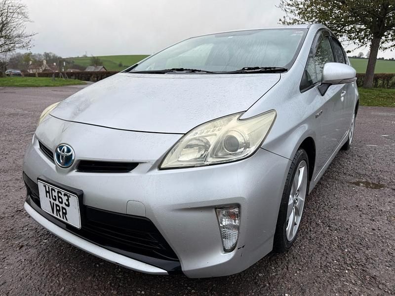 Silver Used 2013 Toyota Prius T4 Hatchback | £5,495 (Good price) - Image 1/4