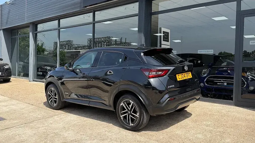 Used Nissan Juke N-Connecta 141 HP (103 kW) 2024 Black SUV