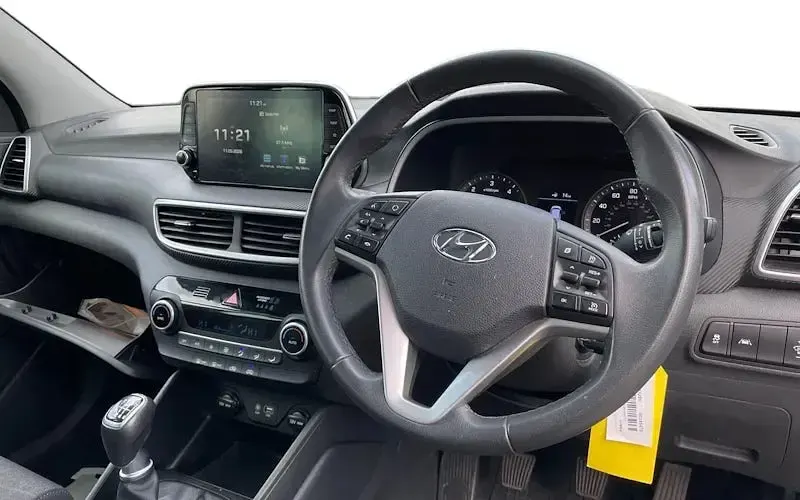 Usado Hyundai Tucson SE 116 HP (85 kW) 2020 Branco SUV