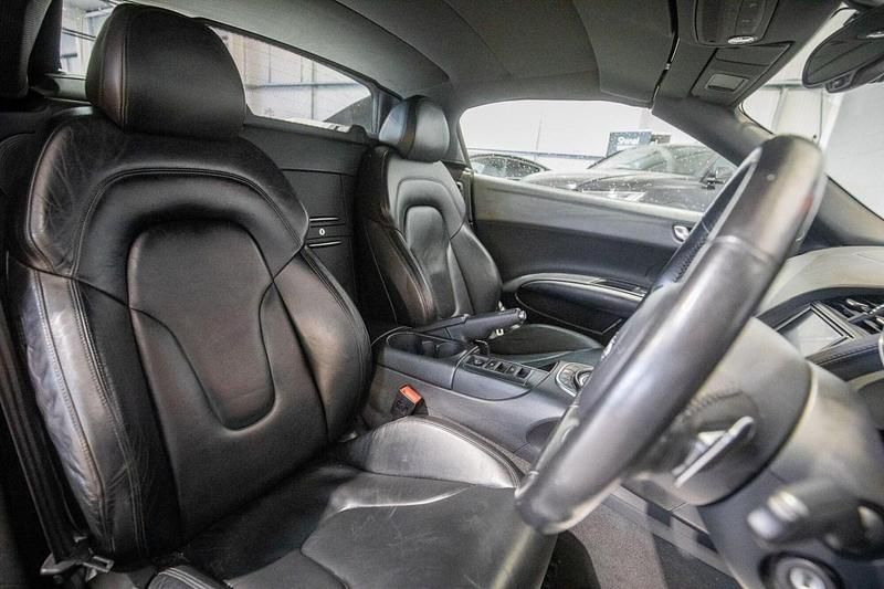 Used Audi R8 Spyder Advanced 525 HP (386 kW) 2011 White Cabriolet