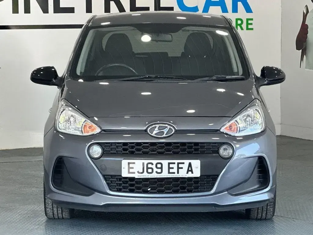 Used Hyundai i10 100 HP (73 kW) 2019 Grey Hatchback