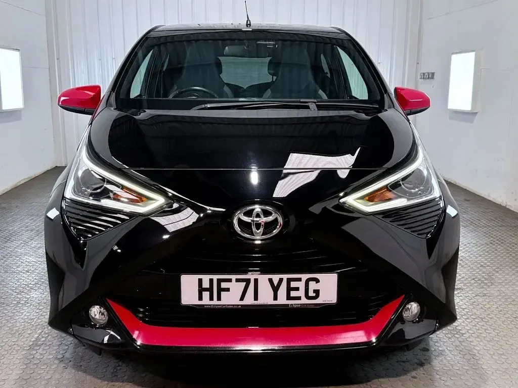 Used Toyota Aygo Trend 71 HP (52 kW) 2021 Black Hatchback