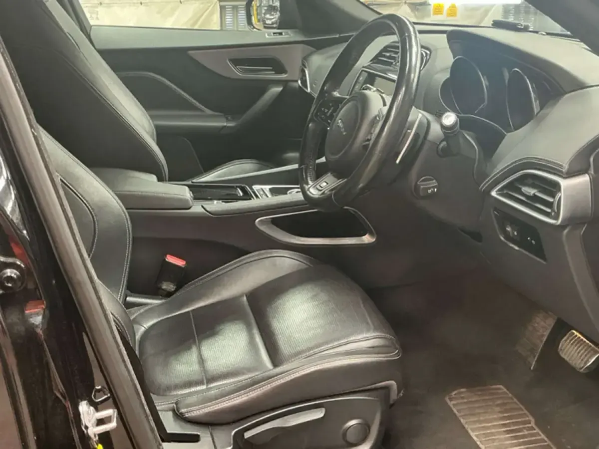 Used Jaguar F-Pace R-Sport 180 HP (132 kW) 2018 Black SUV
