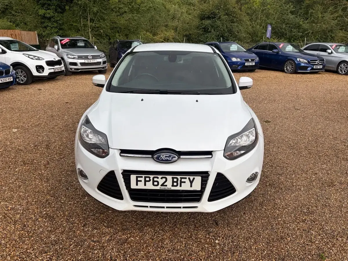 Used Ford Focus Titanium 115 HP (84 kW) 2012 White Hatchback