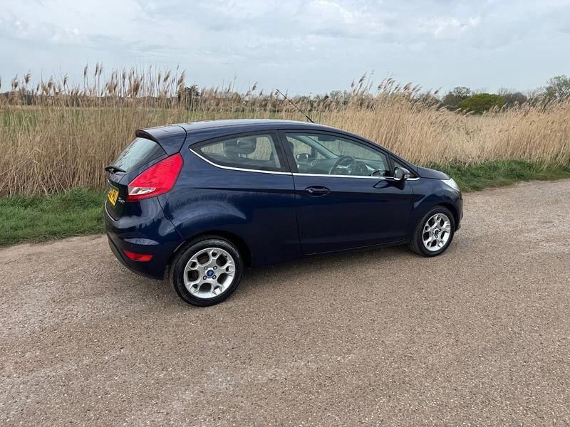 Used Ford Fiesta Zetec 82 HP (60 kW) 2012 Blue Hatchback