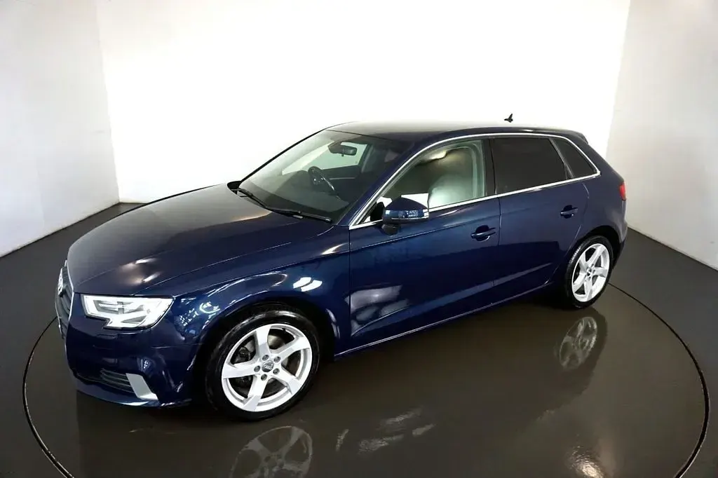 Used Audi A3 Sportback Sport 116 HP (85 kW) 2016 Blue Hatchback