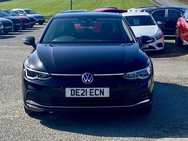 Second-hand VW Golf VII Style 150 CP (110 kW) 2021 Negru Hatchback