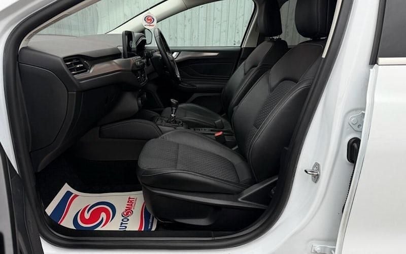 Usado Ford Focus Titanium X 125 HP (91 kW) 2021 Citadino