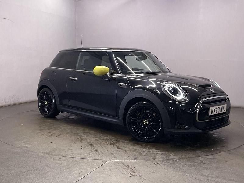 Black Used 2023 Mini Cooper SE Hatch Hatchback | £16,999 (Fair price) - Image 1/4