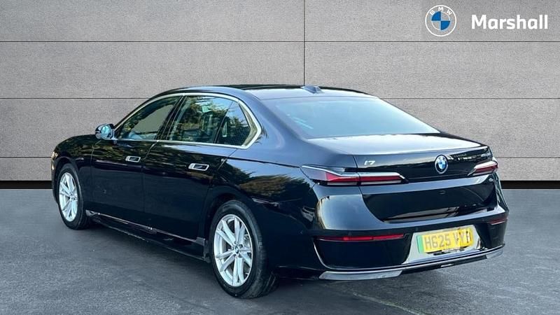 Used BMW i7 Comfort Edition 334 kW (455 HP) 2025 Black sapphire Sedan
