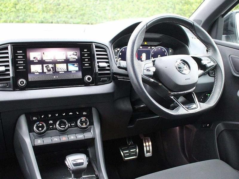 Used Skoda Karoq SportLine 110 HP (80 kW) 2022 White SUV