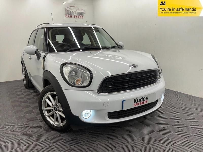 White Used 2015 Mini Cooper D Countryman SUV | £5,890 (Fair price) - Image 1/3