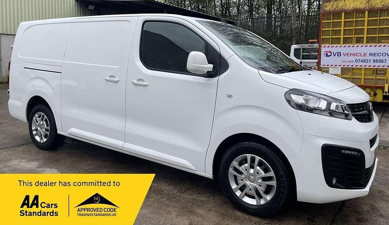 Used Vauxhall Vivaro Sportive 100 HP (73 kW) 2019 White MPV